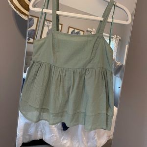 Green perfect condition flowy tank top